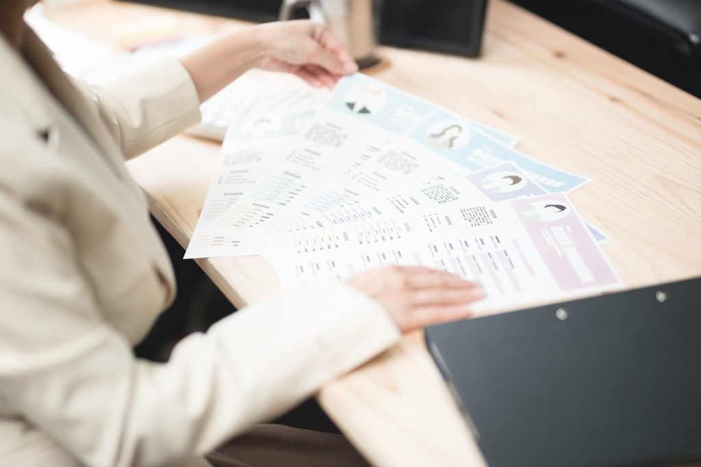 文系におすすめの職業一覧！専門職や高収入を狙える業界も紹介