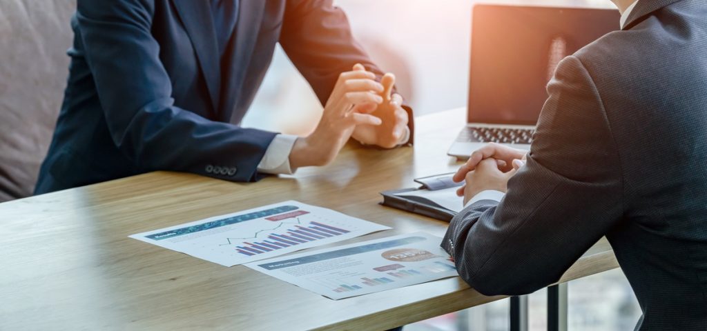文系におすすめの職業一覧！専門職や高収入を狙える業界も紹介