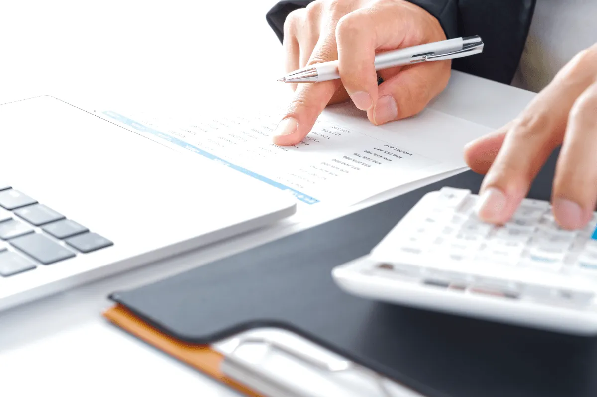 経理代行とは？アウトソーシングするメリットやおすすめの代行会社の選び方