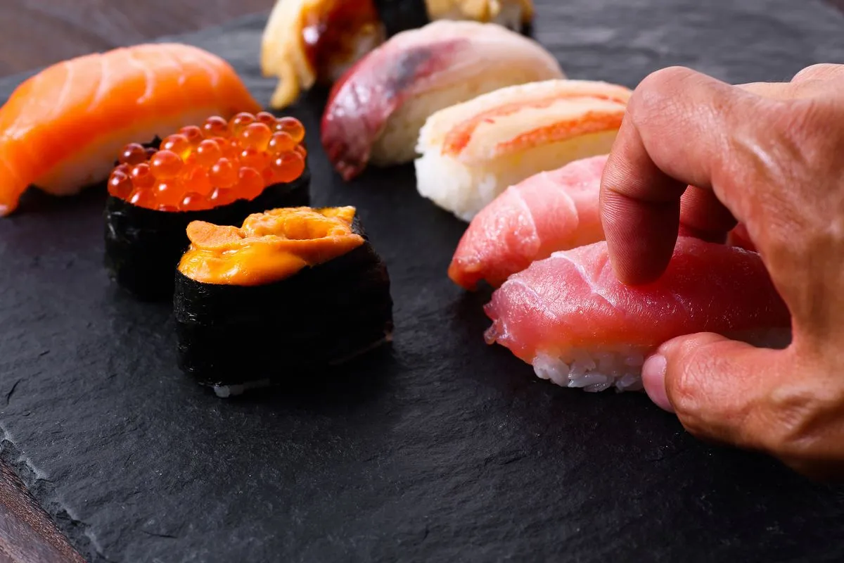 寿司職人の年収とは？年収1,000万は目指せる？仕事内容やなる方法まで解説
