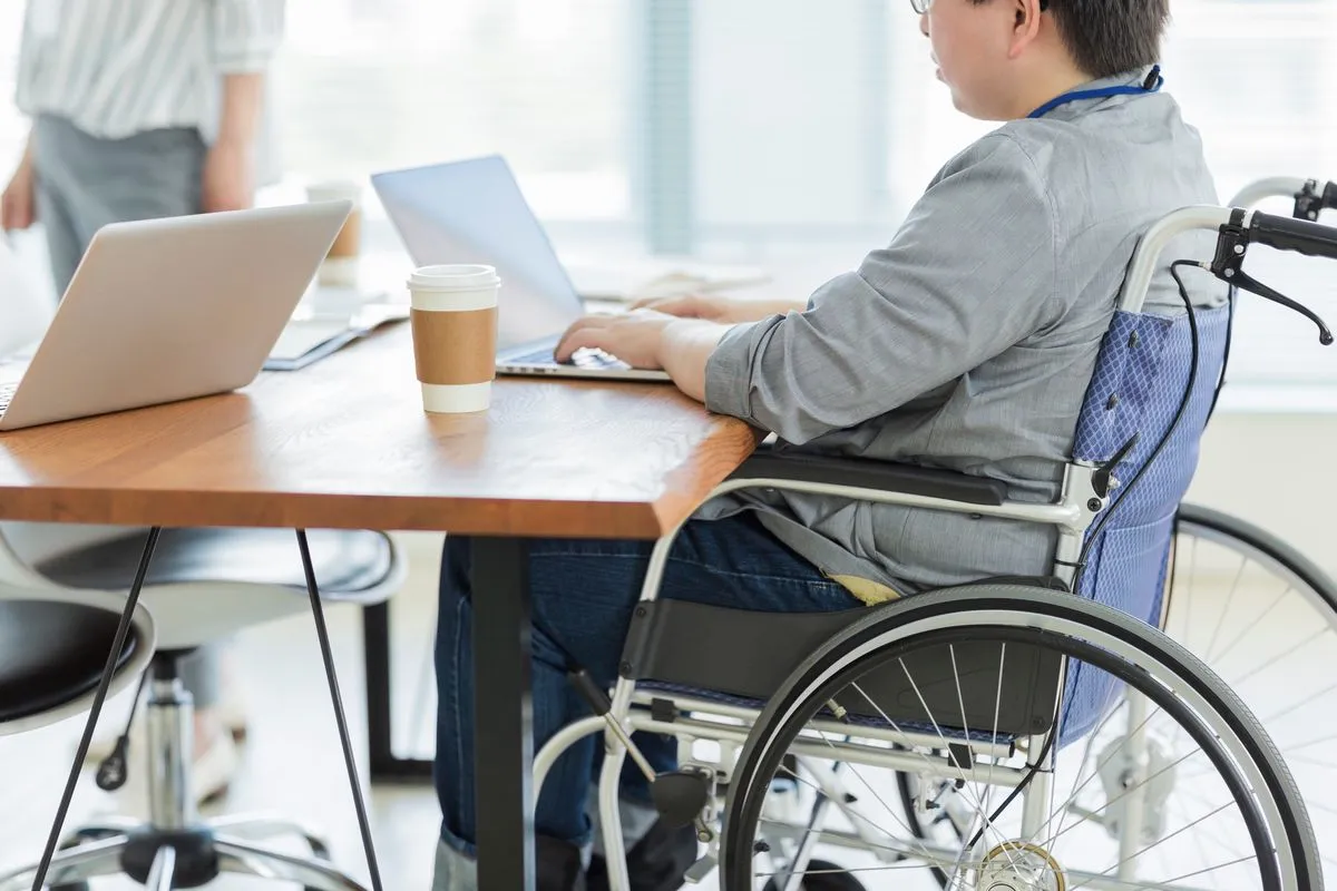 就労継続支援A型とは？B型との違いや給料・仕事内容を解説