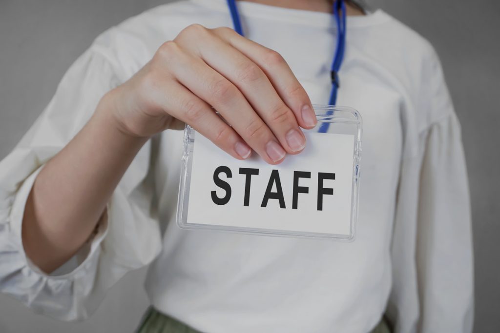 アルバイトと派遣社員の違いとは？雇用形態や採用コストを徹底比較