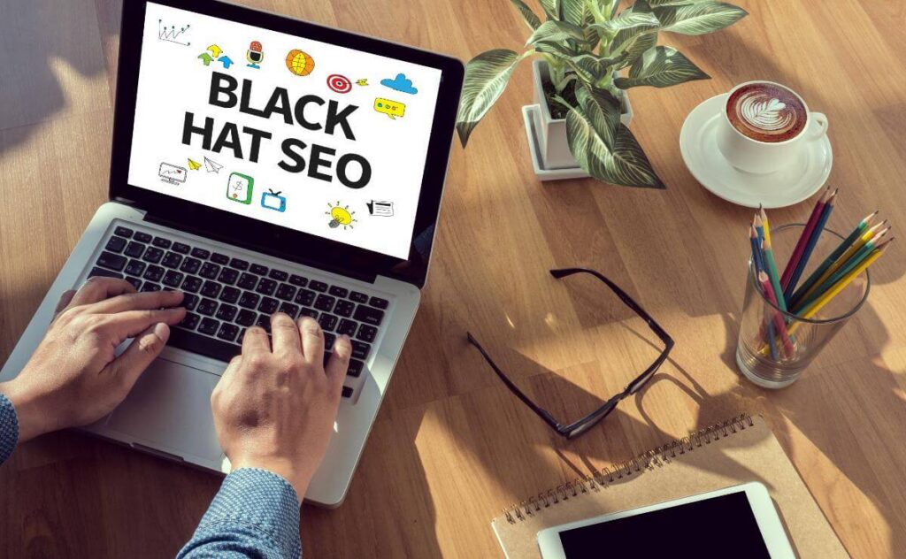ブラックハットSEOとは？ホワイトハットとの違いや手法・リスクを解説