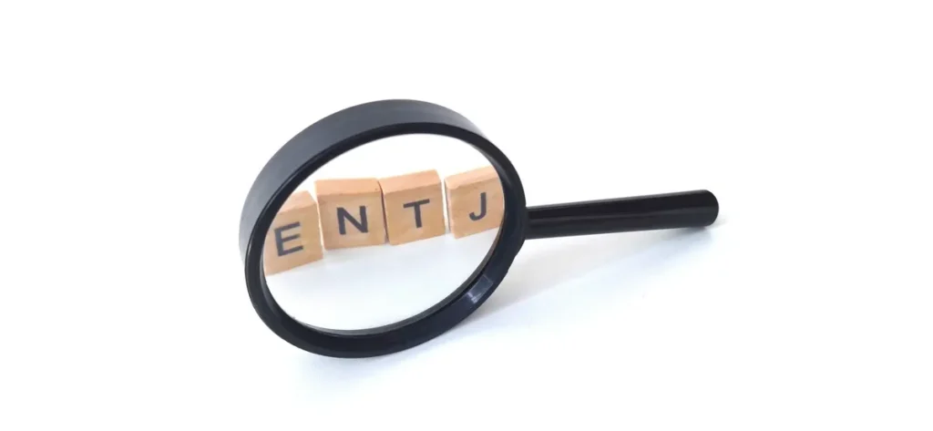 ENTJ(指揮官)に向いてる仕事6選|強み・適職・特徴を解説