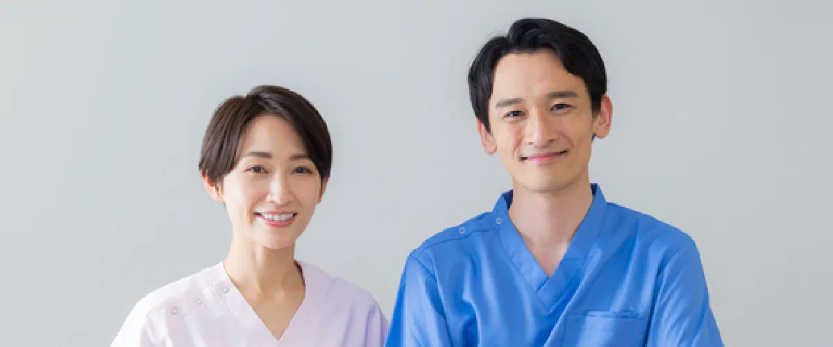 看護師2人の温かい笑顔